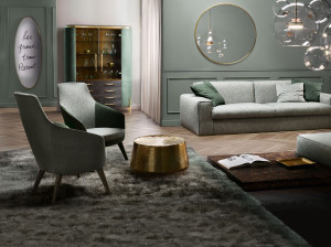 Кресло с подлокотниками