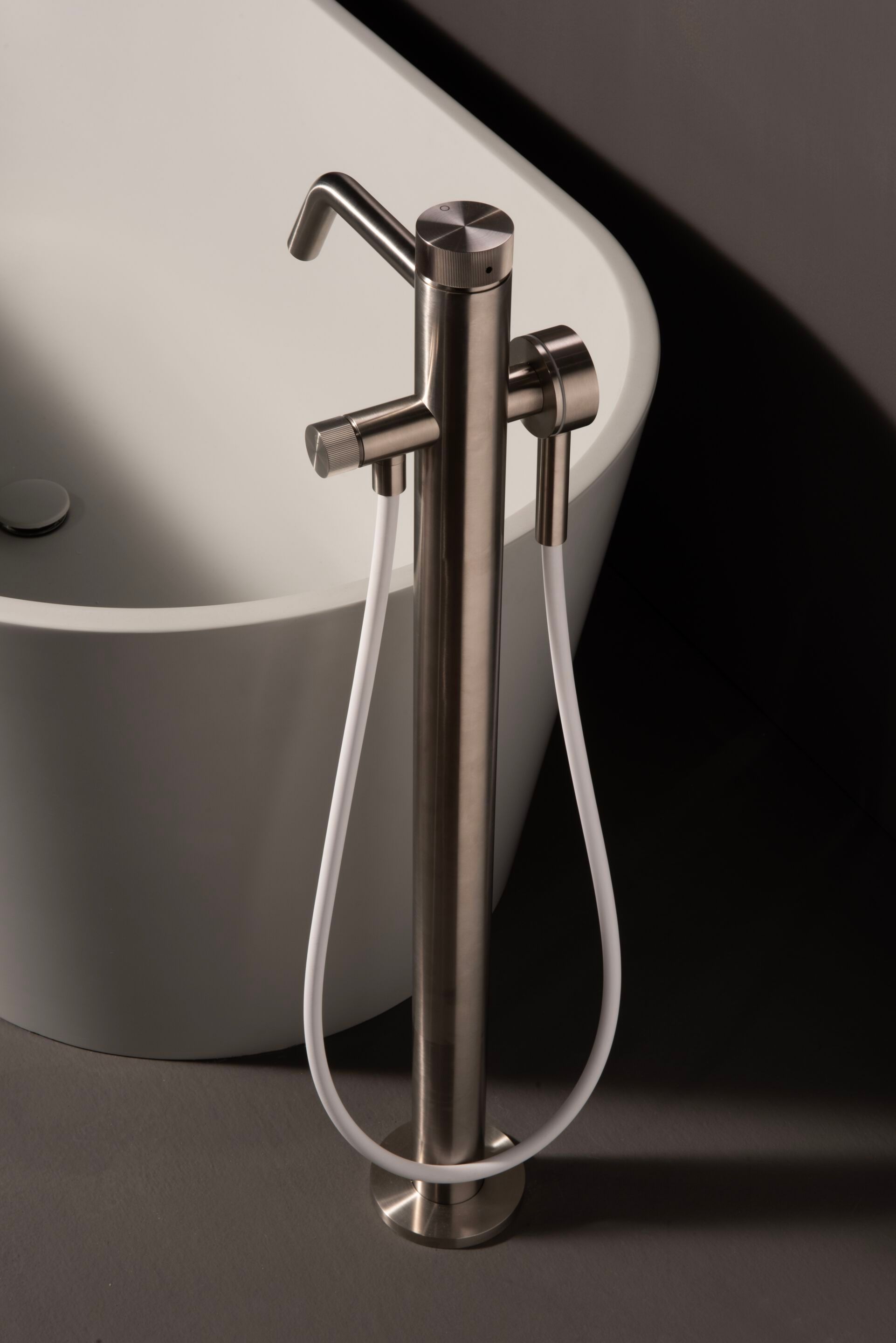 Однорычажный смеситель для ванны из нержавеющей стали Amphora катушка ARCH-00008225 - Вид №3