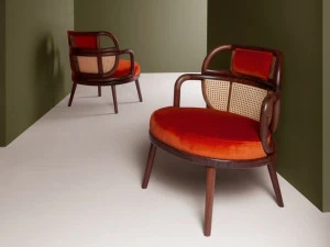 DOOQ Кресло из дерева с подлокотниками