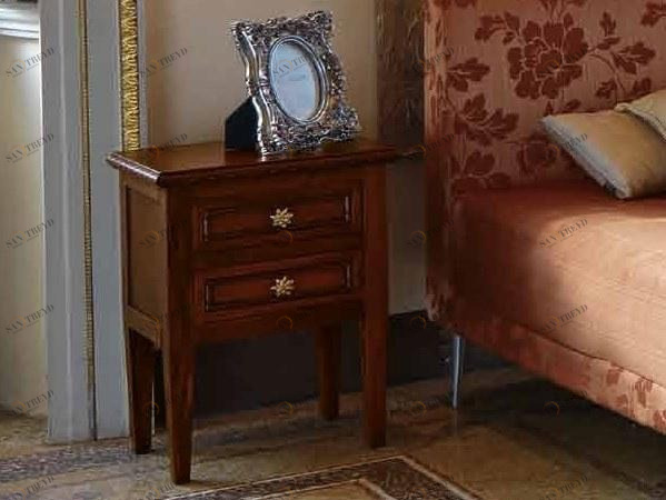 Arnaboldi Interiors Прямоугольная прикроватная тумбочка из вишневого дерева с ящиками Provencal sun-id-1492207