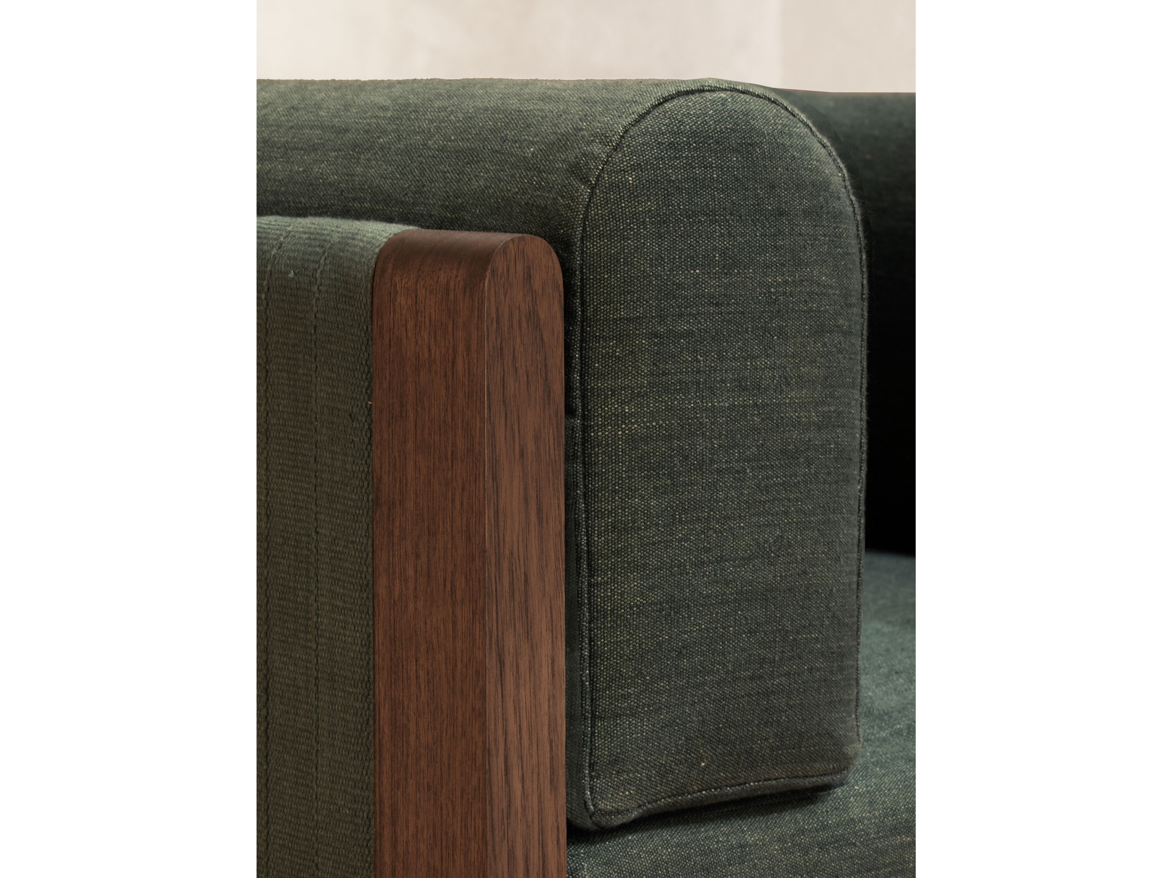 Тканевое кресло с подлокотниками Phantom Hands Niwar ARCH-00002399 - Вид №2