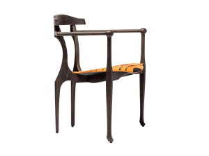 Стул из ясеня с подлокотниками и встроенной подушкой