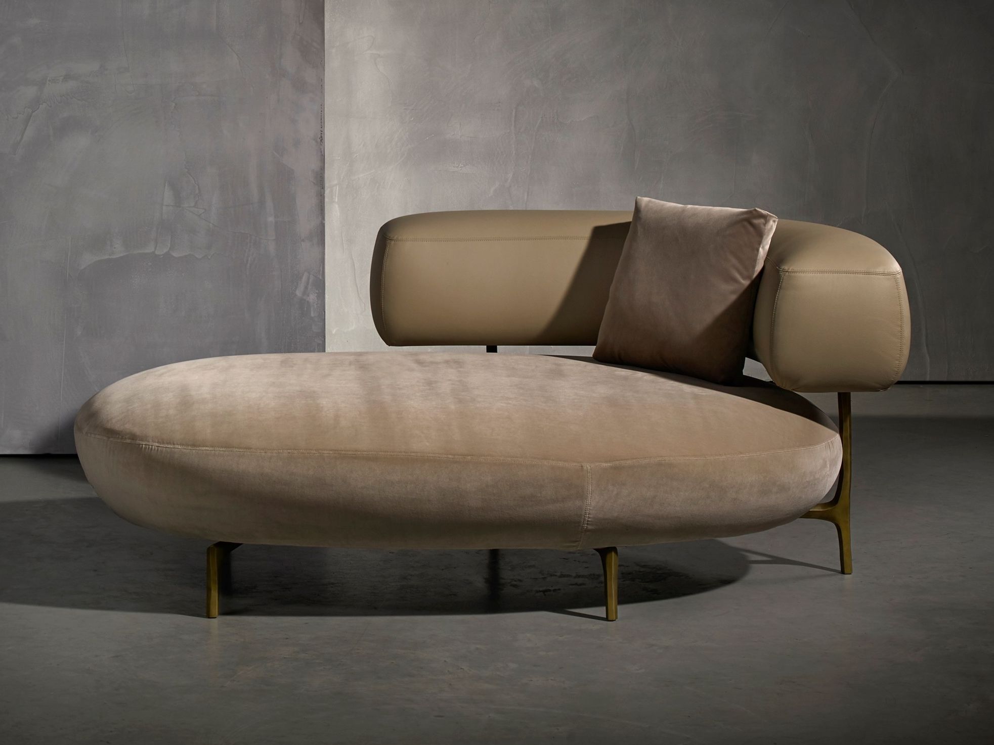 Мягкая спальная кровать Piet Boon ELLA living ARCH-00003220