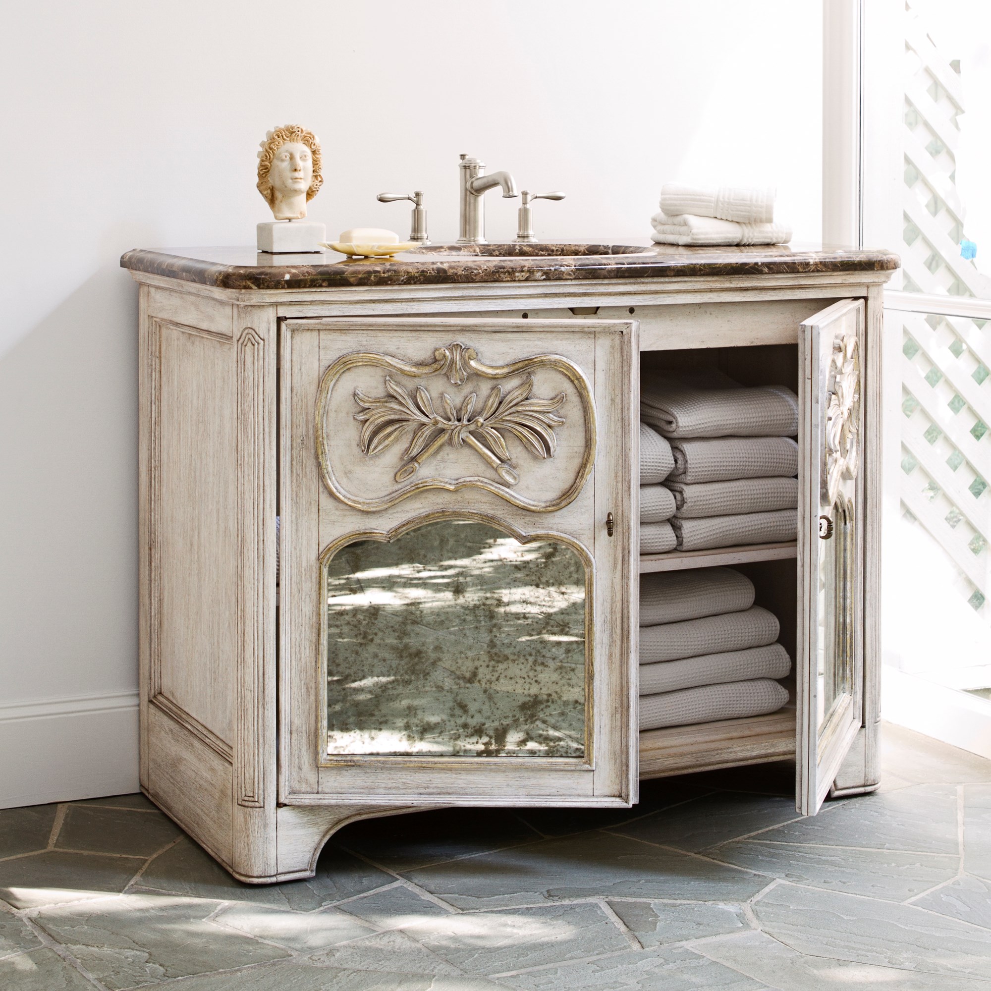 Тумбочка, большая (от 37 до 59,5) 08989-110-411 Laurel Sink Chest - White Ambella  - Вид №2