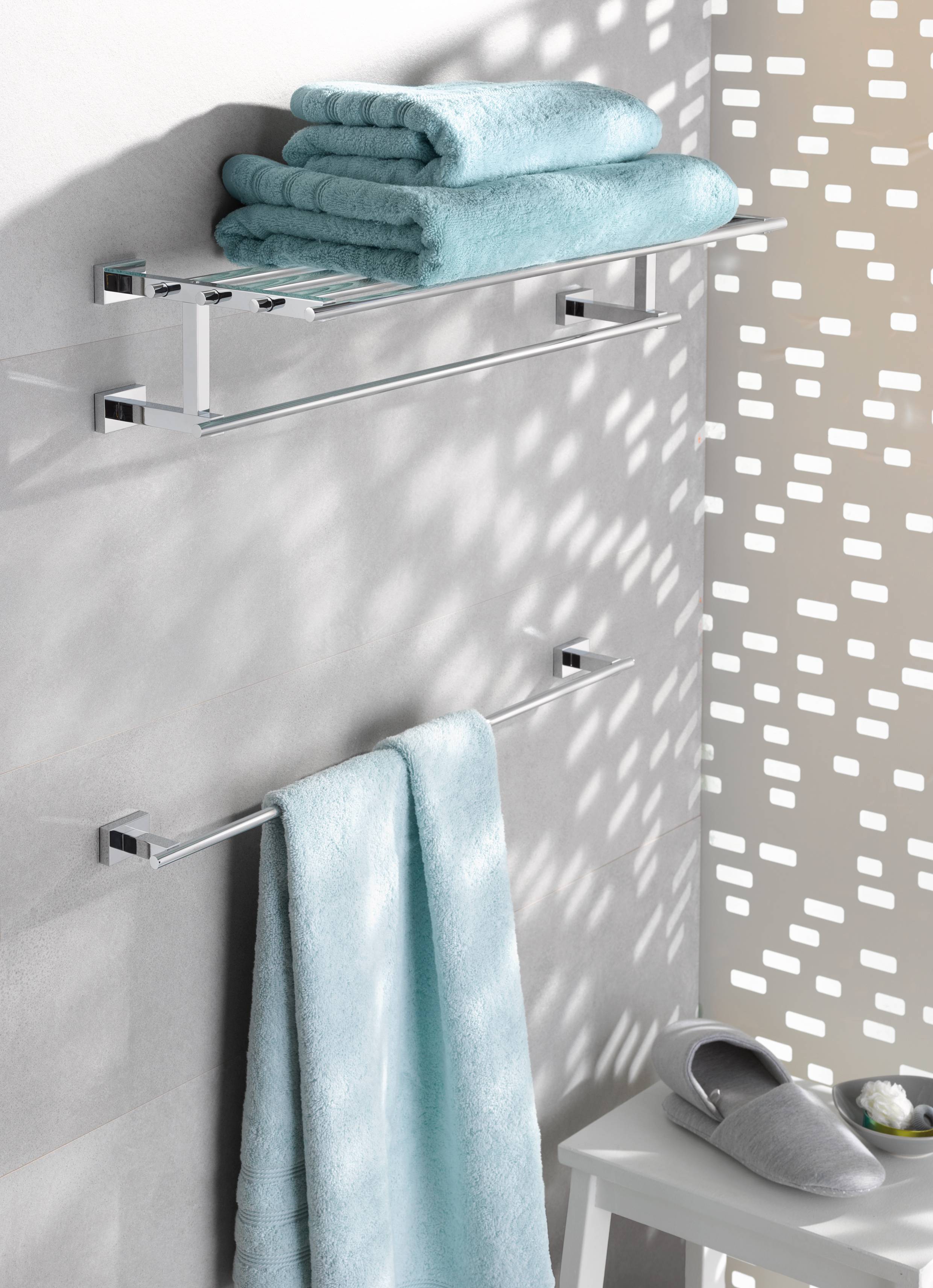 Полка для полотенец GROHE Essentials Cube с дополнительной горизонтальной штангой, 600 мм, хром (40512001) - Вид №1