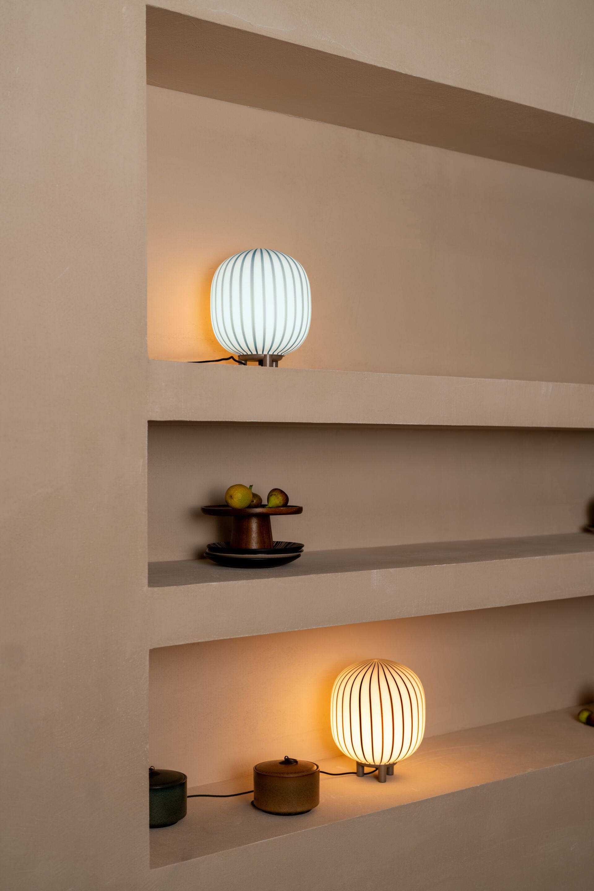 Светодиодная настольная лампа из дутого стекла Established&Sons филигрань ARCH-00132072 - Вид №3