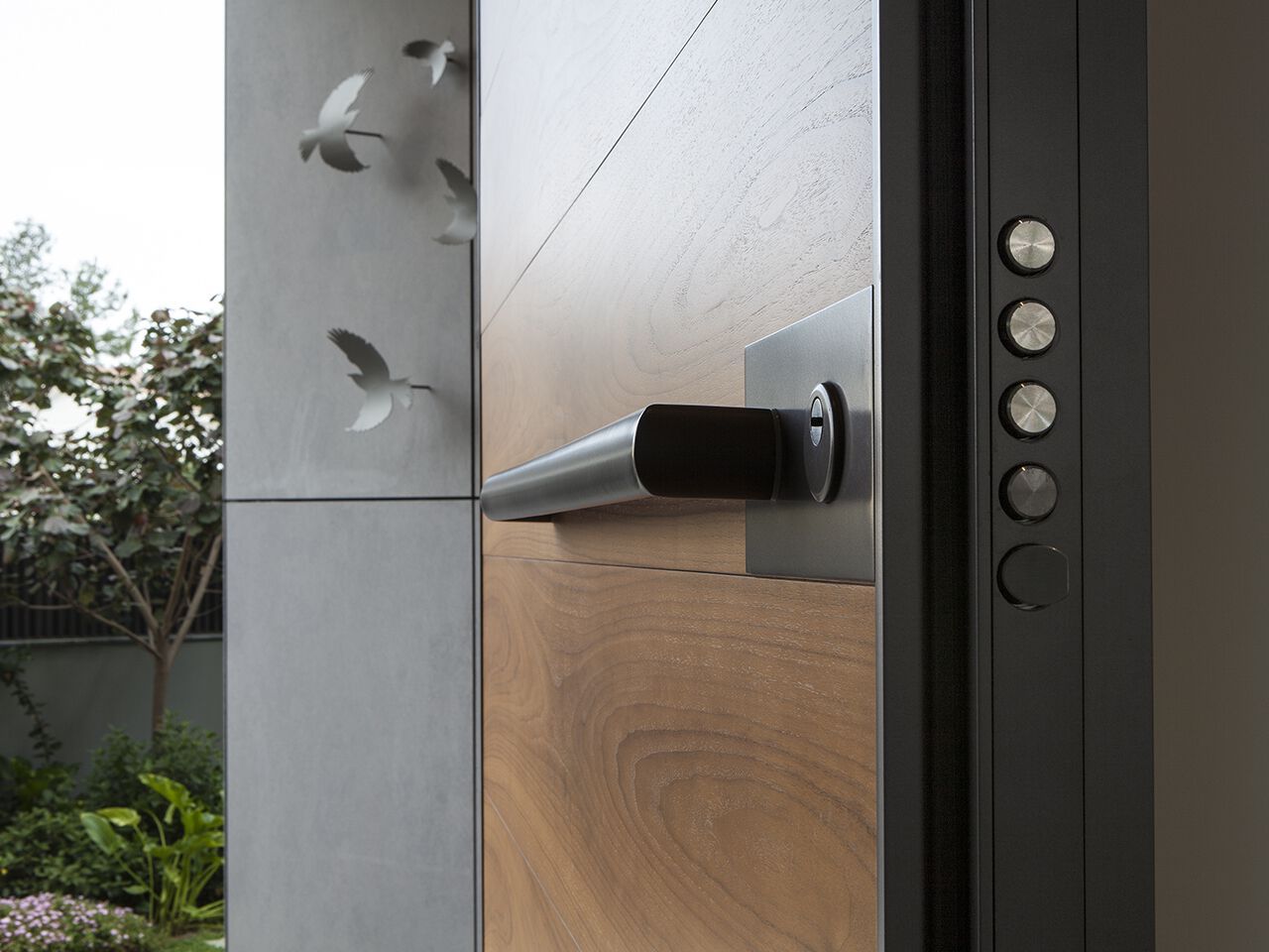 Деревянная входная дверь Oikos Synua ARCH-00090007 - Вид №4