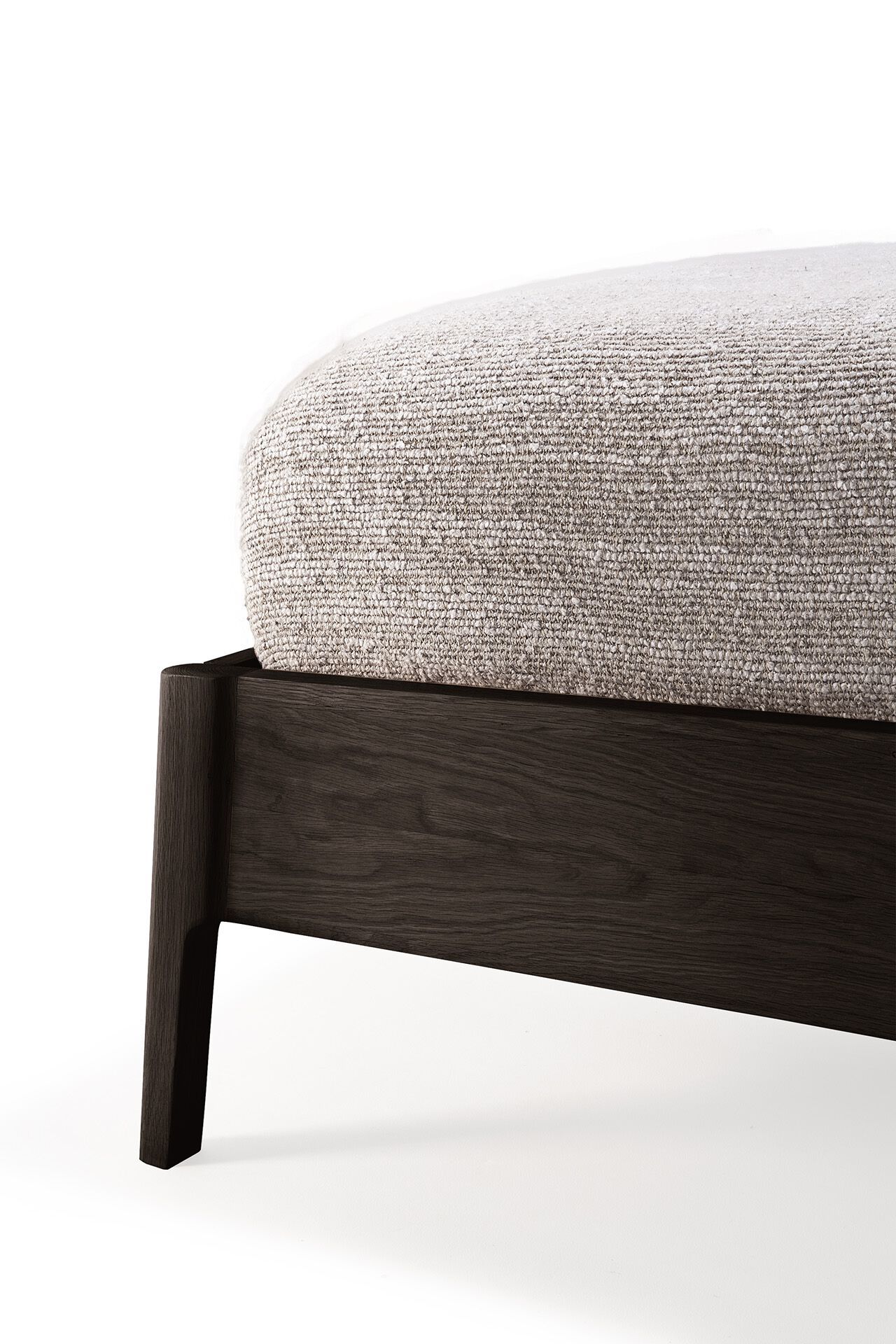 Дубовая двуспальная кровать Ethnicraft Air ARCH-00146635 - Вид №3