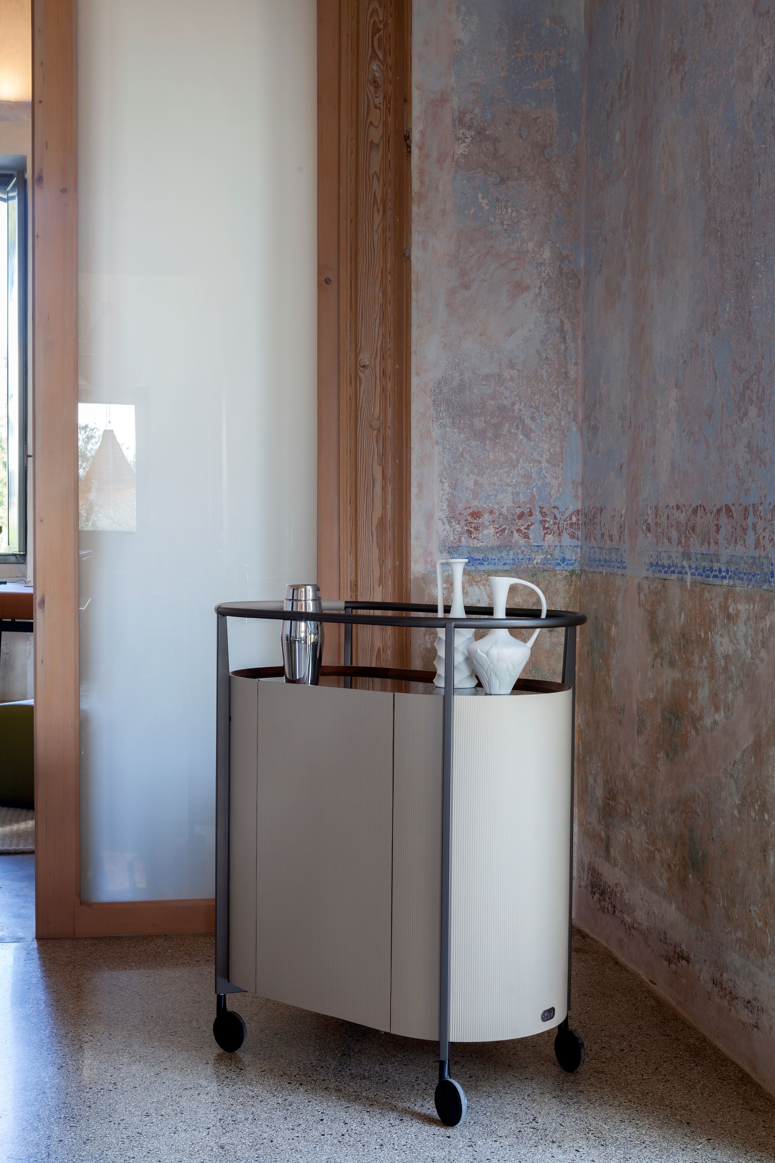 Тележка для еды с кожаным покрытием Poltrona Frau коллекция-мебель и аксессуары ARCH-00140265 - Вид №5