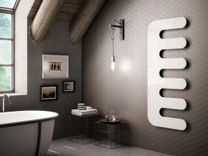 CORDIVARI Настенный полотенцесушитель из углеродистой стали Extraslim