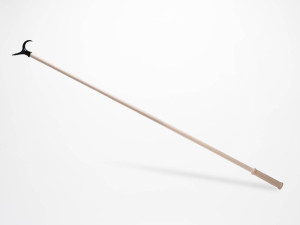 Деревянная вешалка для одежды