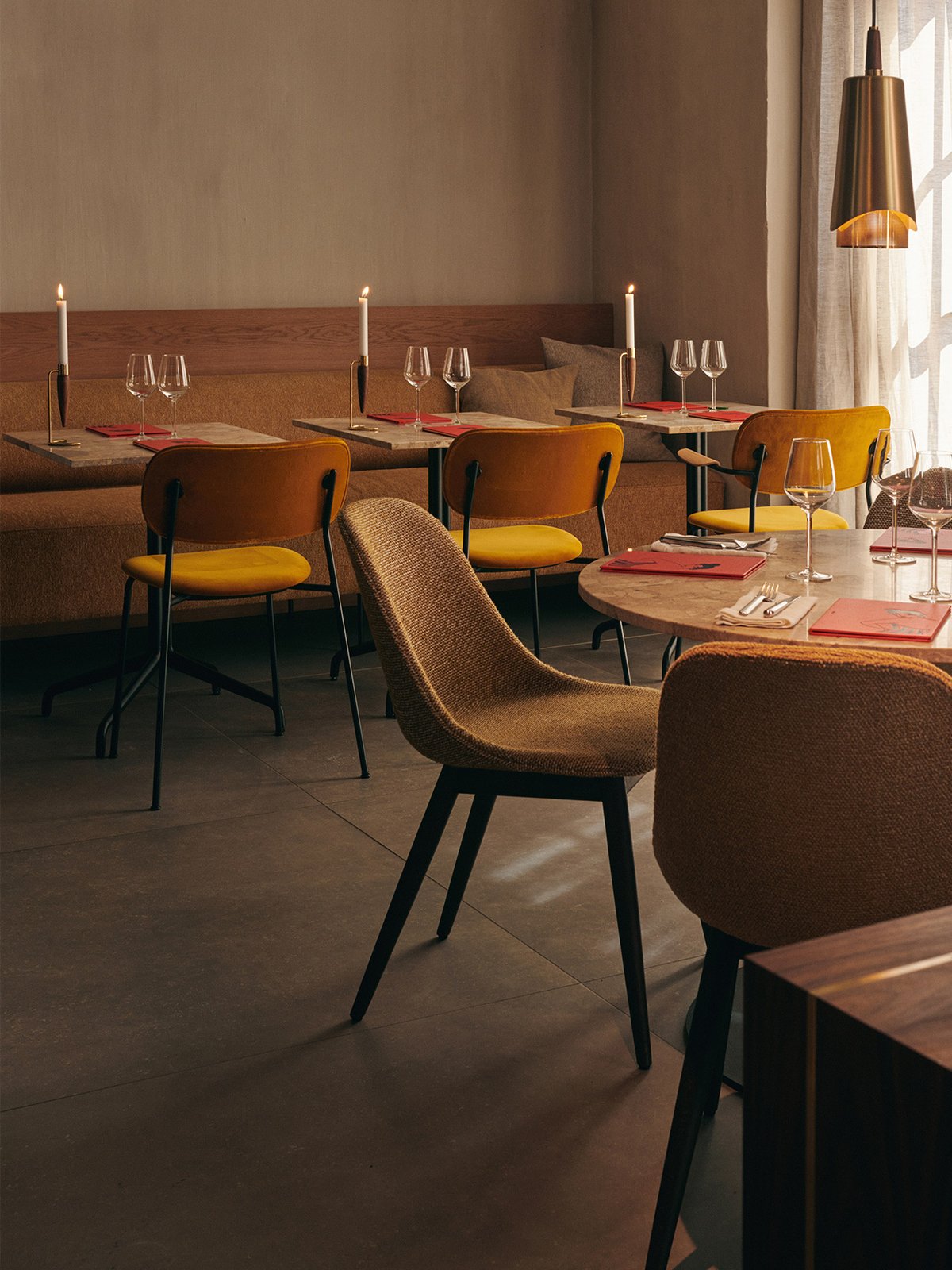 9395004-020301ZZ MENU Боковой обеденный стул Harbour, деревянная основа, обитый Дуб натуральный | Дакар - 0250  - Вид №6