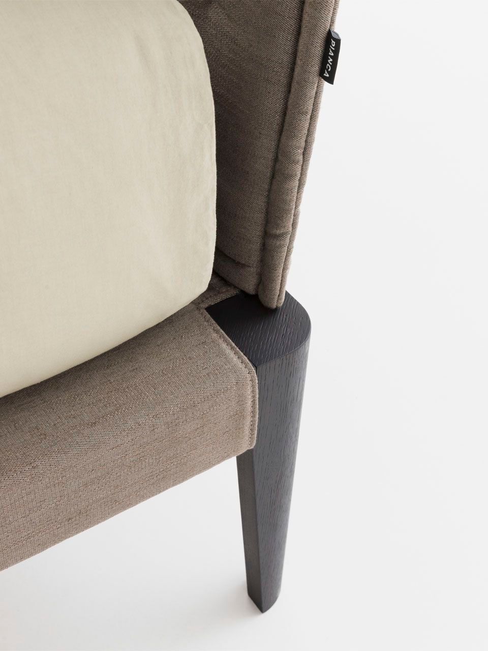 Двуспальная кровать из ткани с капитонным изголовьем Pianca SPILLO ARCH-00117567 - Вид №1