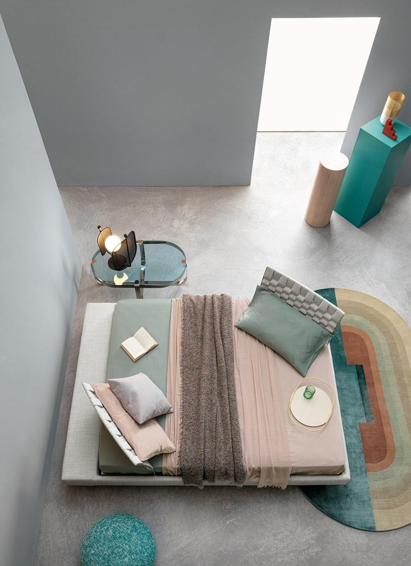 Saba Italia Двуспальная кровать с обивкой из ткани Limes sun-id-1504063 - Вид №3