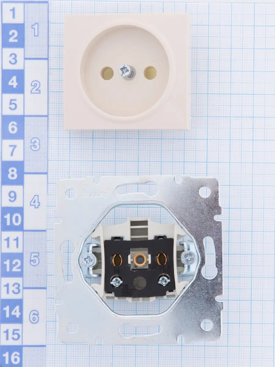 KARINA Розетка бз кремовый LEZARD 707-0388-121В - Вид №1