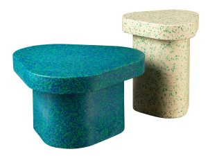 Рециркулированный пластиковый треугольный журнальный столик