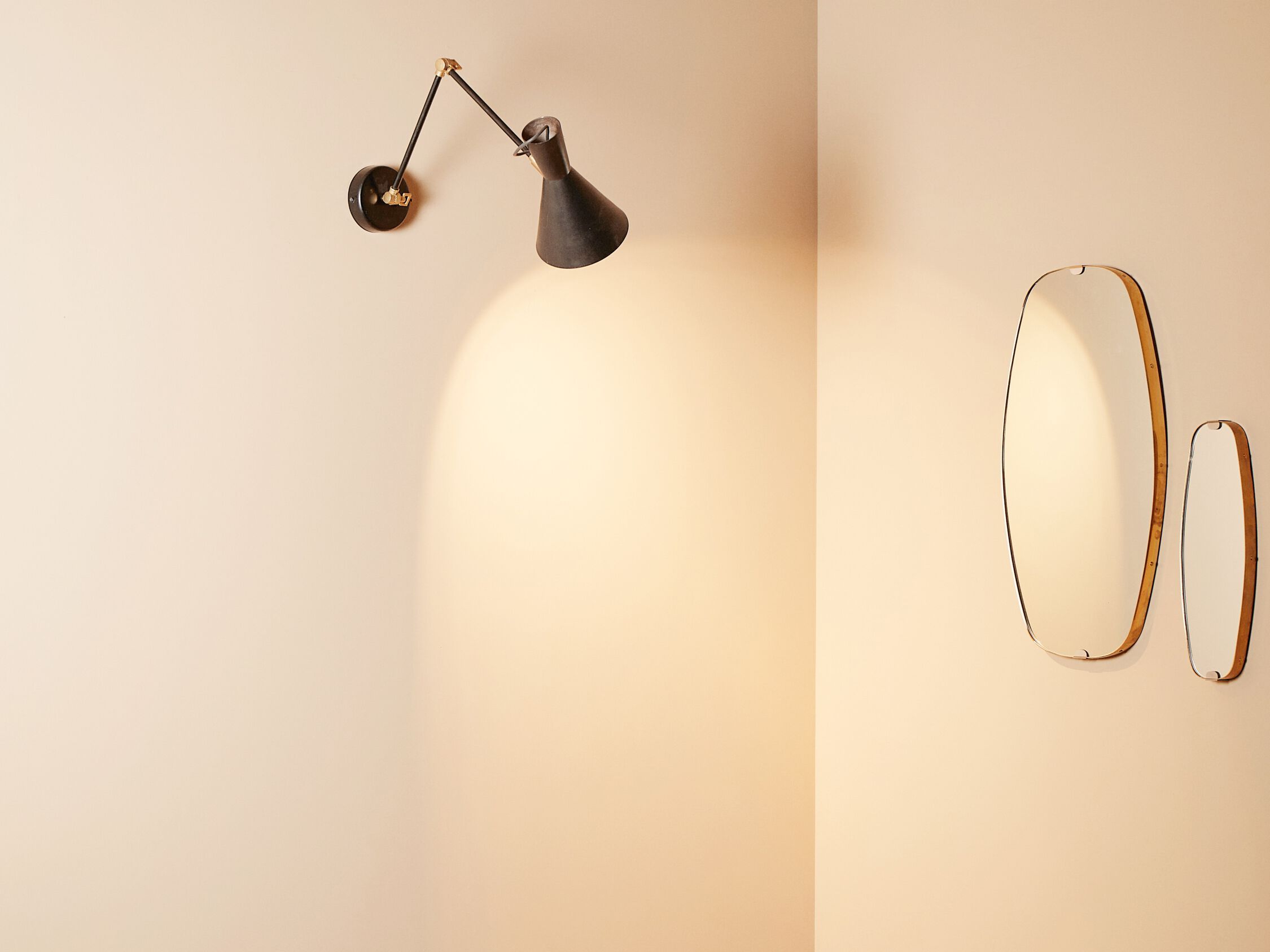 Регулируемый настенный светильник Renzo Serafini воронка ARCH-00040541 - Вид №1