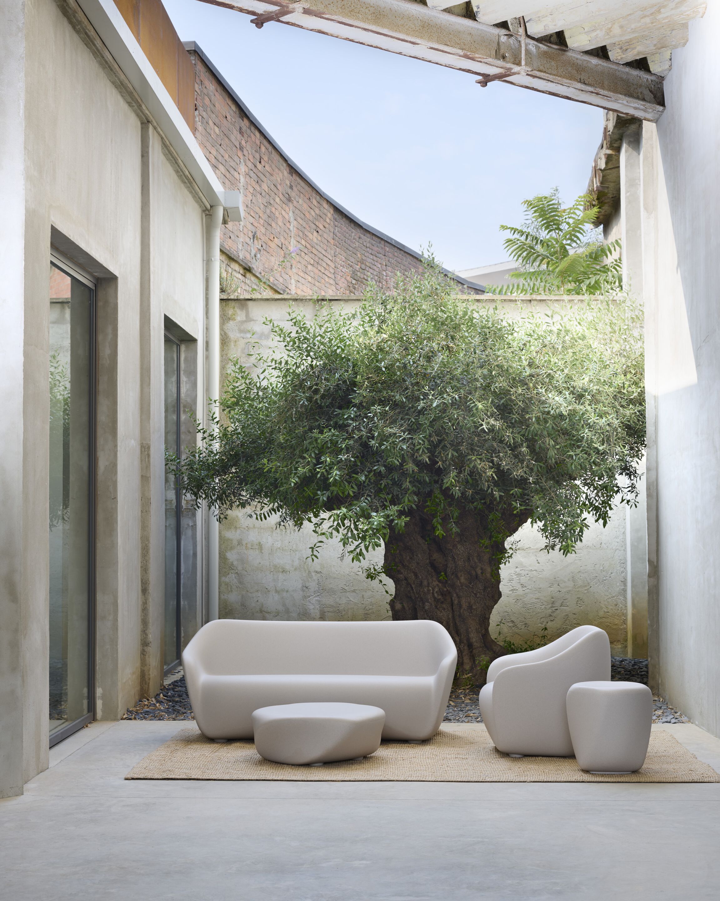 Журнальный столик из полиэтилена SLIDE Reborn ARCH-00133381 - Вид №4