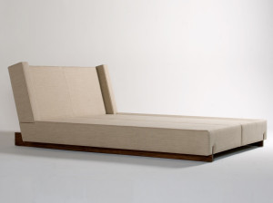 Двуспальная кровать из ткани