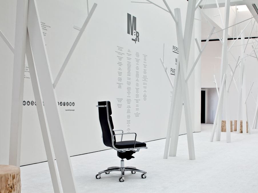 Мягкое регулируемое по высоте офисное кресло Luxy ARCH-00070213 - Вид №1