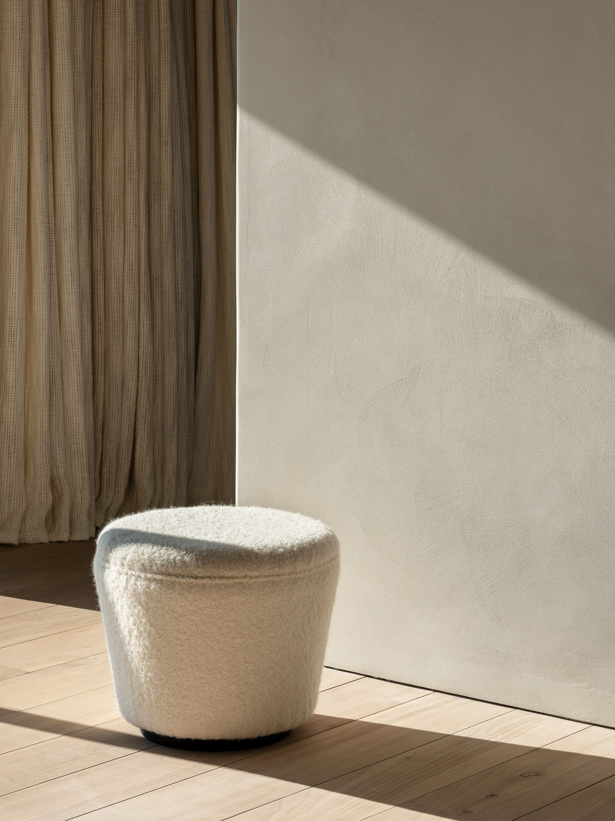 Круглый пуф из ткани Collett & Victor CRUSH ARCH-00025644 - Вид №1