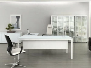 MDD Угловой стеклянный стол Impuls