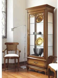 Arvestyle Витрина из массива дерева со встроенной подсветкой Fenice