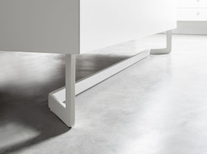 Двуспальная кровать со встроенными тумбочками