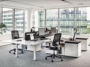 MDD Несколько рабочих станций со встроенной полкой Yan