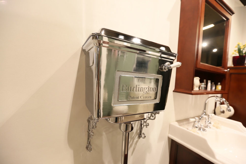 T71 CHR, T33 CHR, P20 Компакт унитаз с бачком Белый Burlington  Англия  - Вид №3