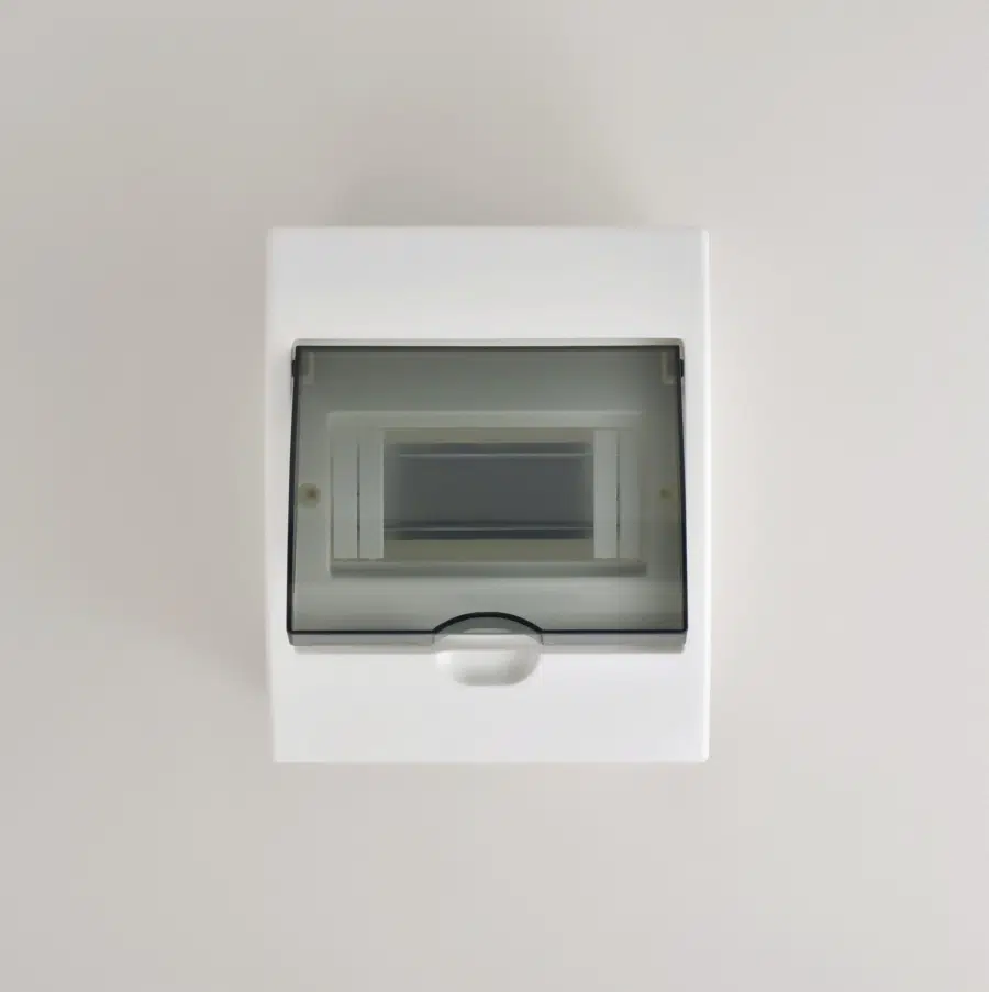 LUXRAY Бокс с прозрачной крышкой ЩРВ-П-6 для внутренней установки LEZARD 731-1000-006