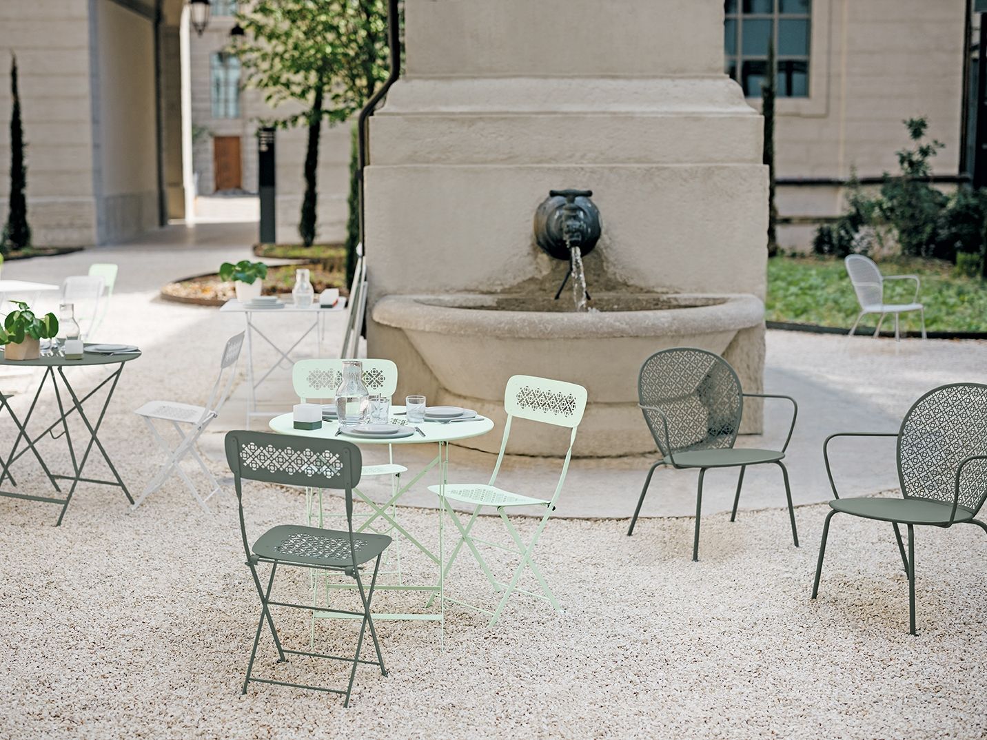 Стальной садовый стул с подлокотниками Fermob Lorette ARCH-00152060 - Вид №2