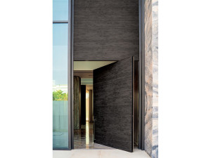 Входная дверь