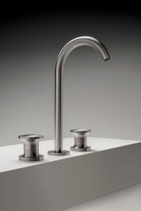 Смеситель для раковины с 3 отверстиями