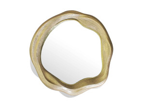 Настенное зеркало в рамке