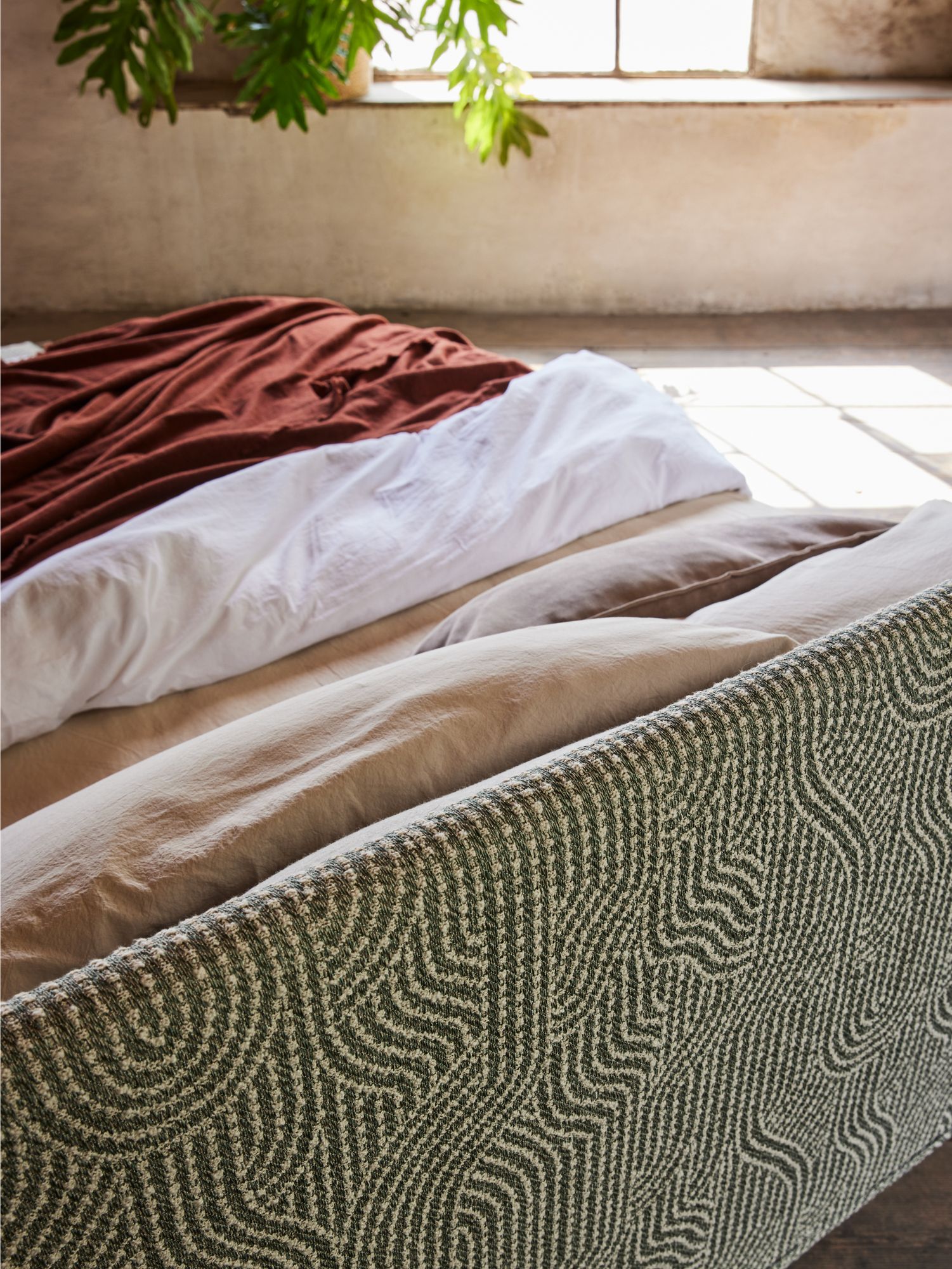 Двуспальная кровать с текстильной и деревянной рамой Bolzan Джек ARCH-00101096 - Вид №6