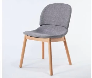 Grado Design Стул из ткани и ножки из бука Hug
