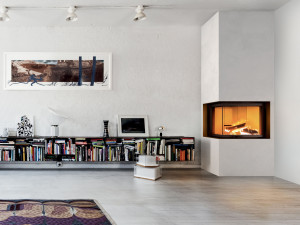 Встроенный дровяной камин с двойным фасадом