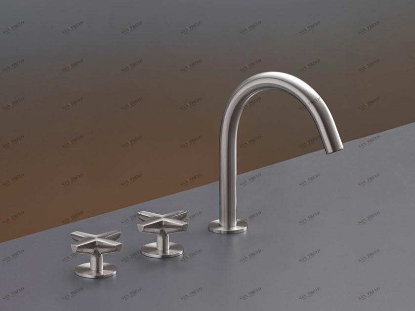Ceadesign Смеситель на 3 отверстия с поворотным изливом Cross Crx 03