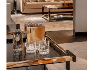 Деревянная барная тележка с роговыми ручками