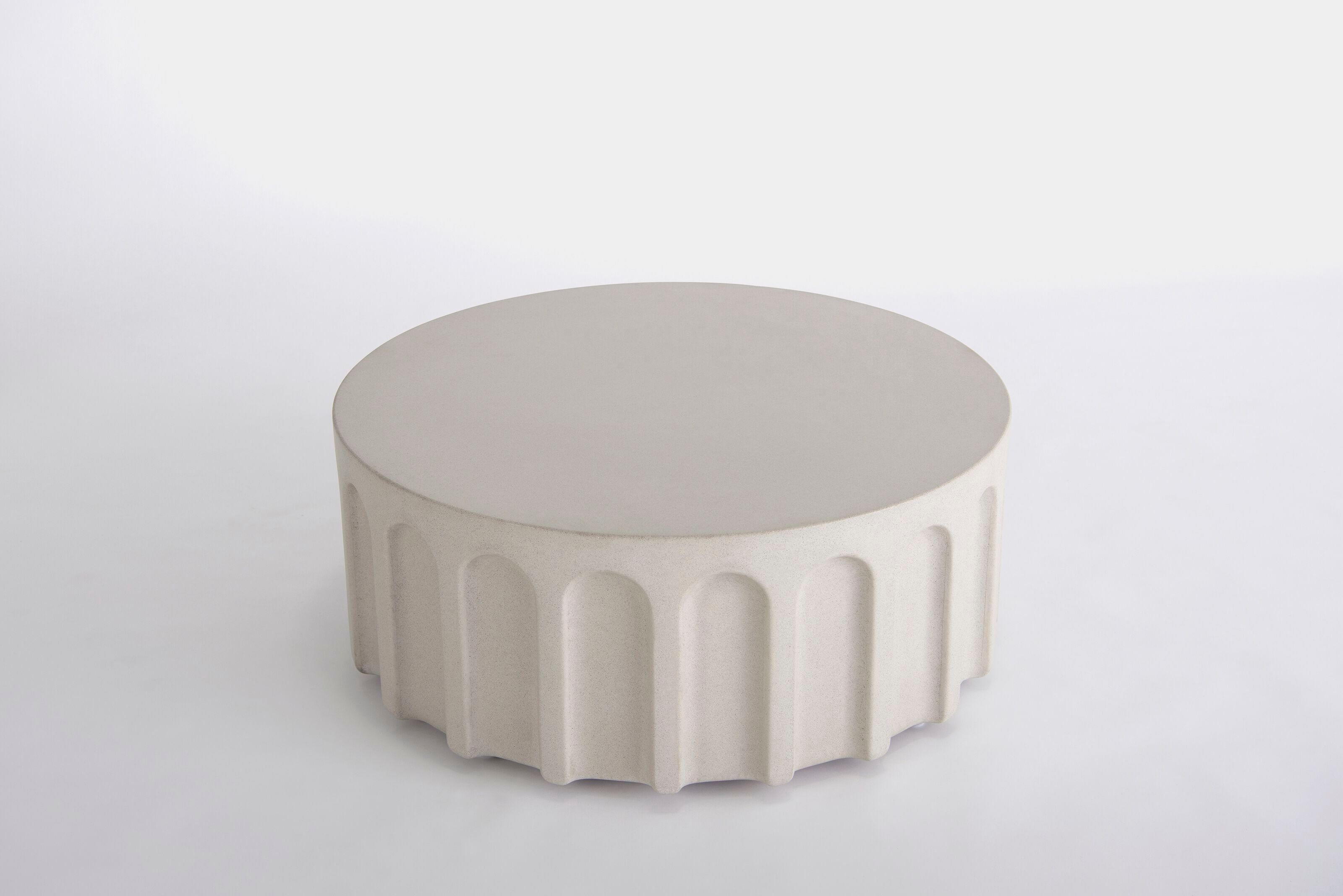 Низкий круглый журнальный столик из железобетона Phase Design форум ARCH-00090436 - Вид №8