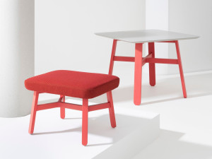 Квадратный стол из бука