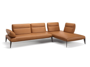 Кожаный диван с полуостровом