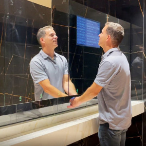 Многофункциональный диспенсер для умывальника