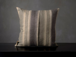 Квадратная льняная подушка