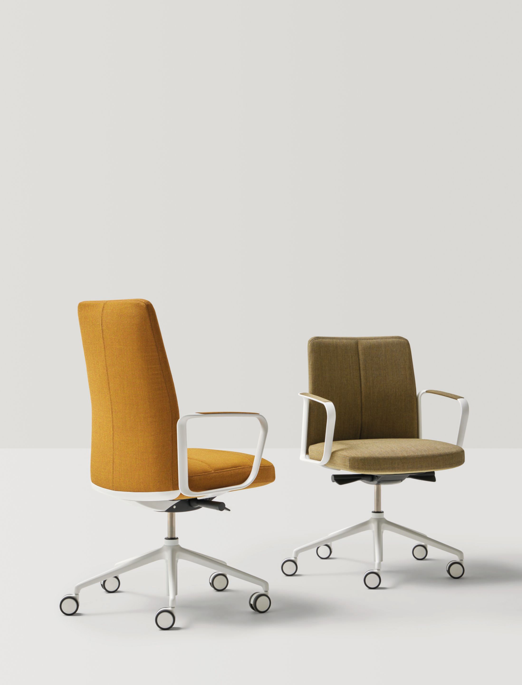 Регулируемое по высоте кожаное вращающееся офисное кресло с колесами INCLASS ZenPro ARCH-00055292 - Вид №3