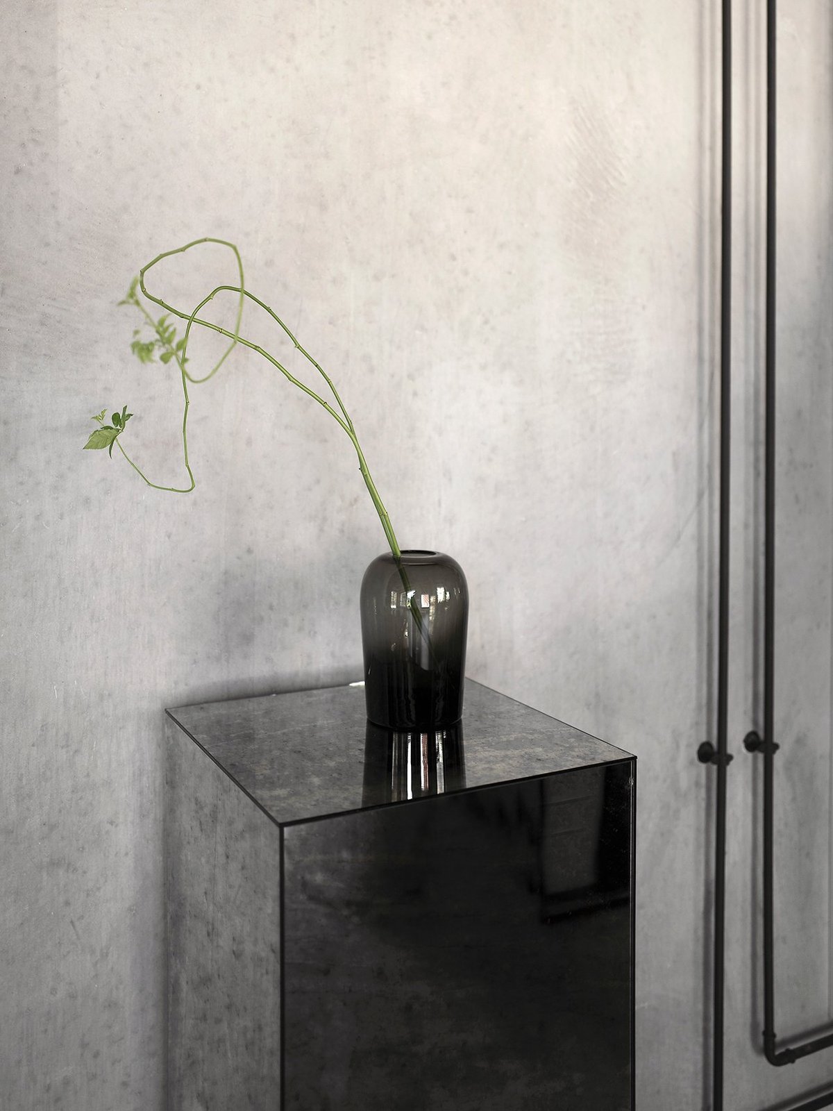 4733949 MENU Ваза с троллем Большая  - Вид №1