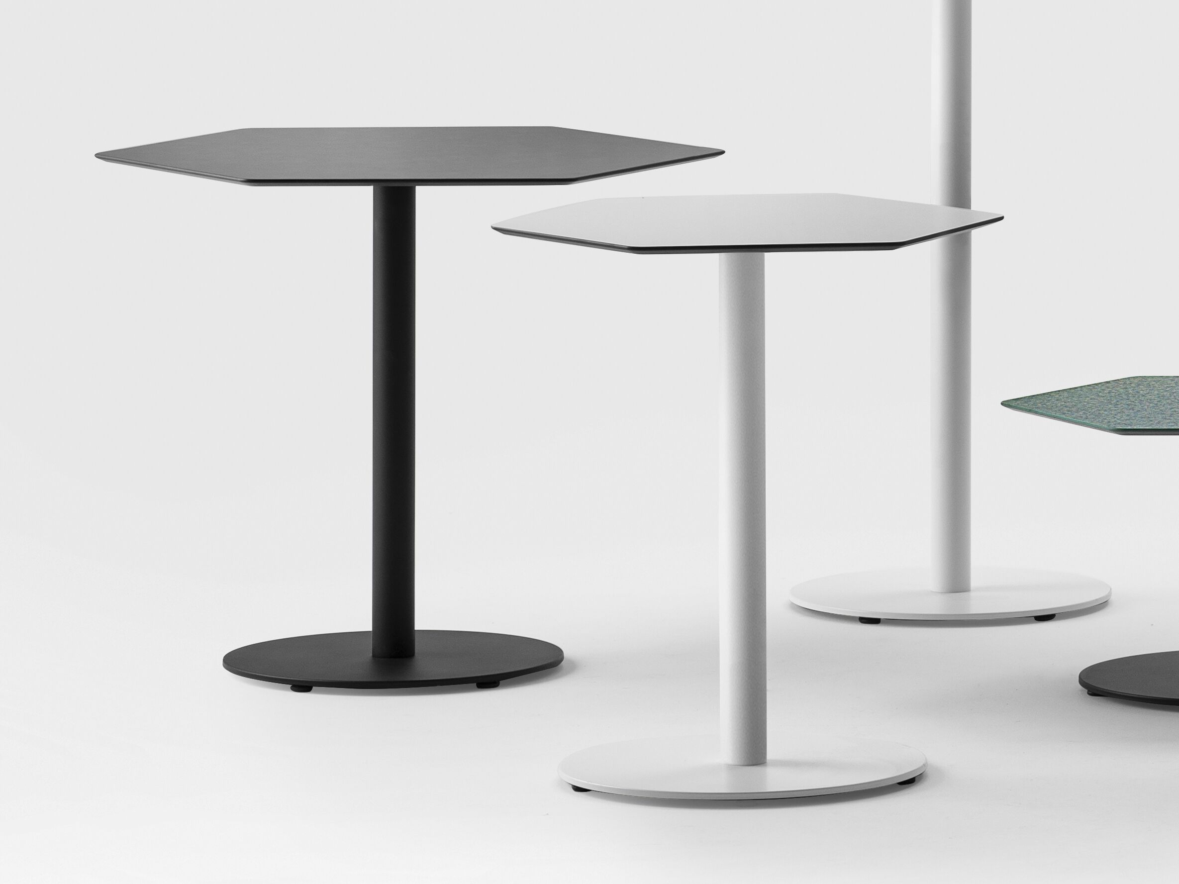 Деревянный шестиугольный стол Kastel Kyu ARCH-00133613