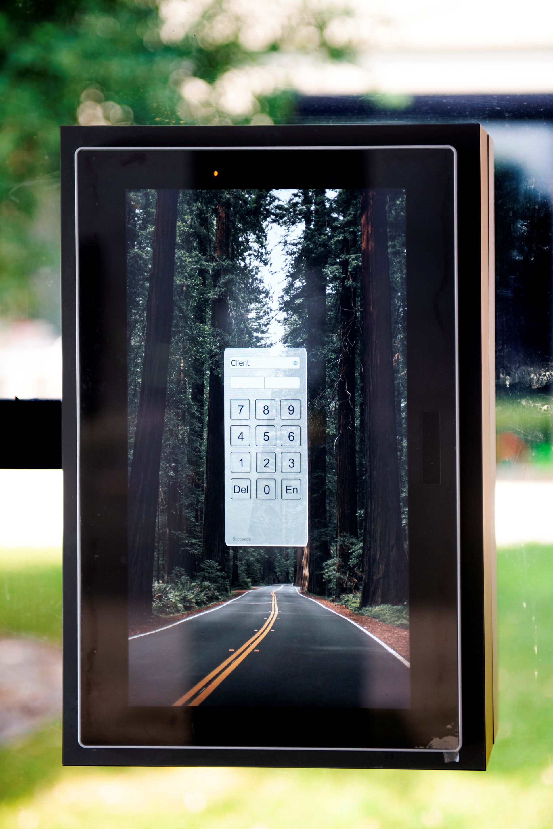 Автомобильный лифт с человеком на борту IDEALPARK ARCH-00143091