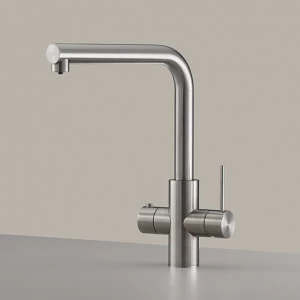 MIL212S Кухонный cмеситель на одно отверстие с запорным клапаном для мгновенной очистки воды и поворотный излив CEA DESIGN нержавеющая сталь сатинированная